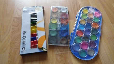 Photo of free Water paint and acrylic paint (Newbury RG14) #1