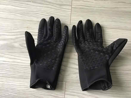 Photo of gloves (King's Cross N1C) #1