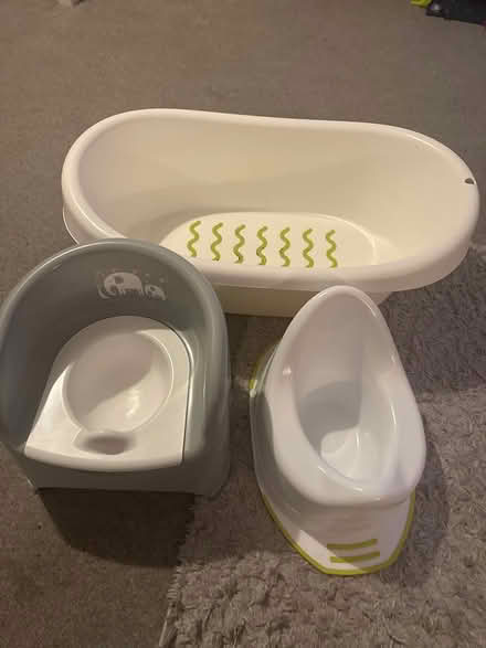 Photo of free 2 potty’s and baby bath (Plaistow E13) #1
