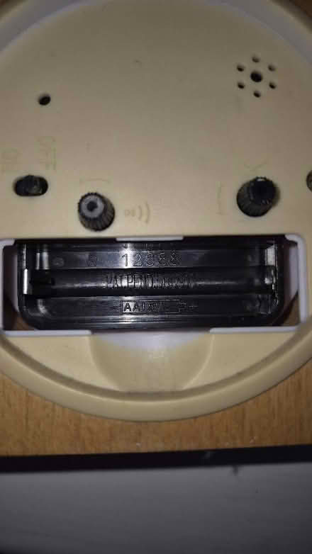 Photo of free Small wooden clock (Figge's Marsh CR4) #4