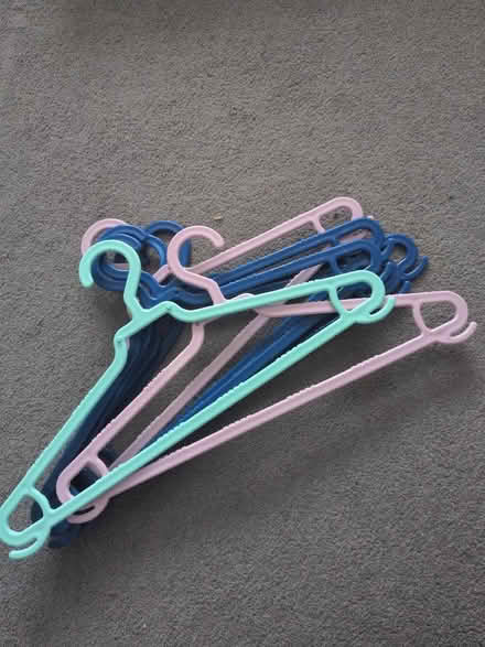Photo of free 6 children's hangers (Springfield CM1) #1