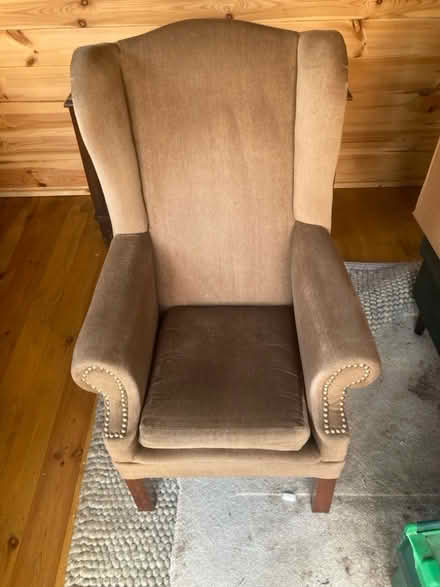 Photo of free Small chair (Meir Hay ST3) #1