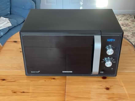 Photo of free Samsung microwave oven (Brasenose OX11) #2