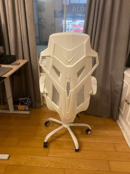 Photo of free gaming chair with footrest (SW193TA) #2