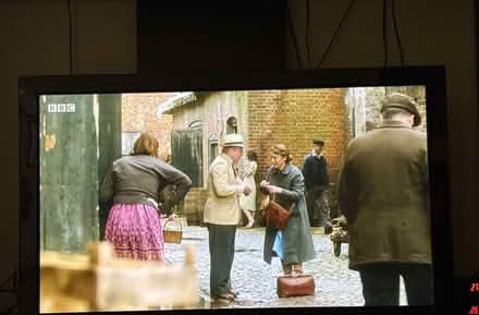 Photo of free 43” lcd tv (East Barnet, EN4) #2