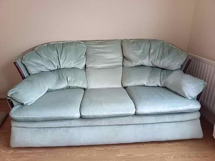 Photo of free Sofa (wallington surrey SM6) #1