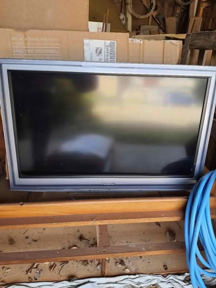 Photo of free Smart TV (Stroud central) #1