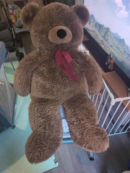 Photo of free Giant teddy bear with red bow (Goffs Oak EN7) #1