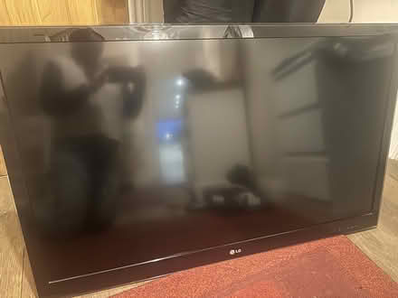 Photo of free 55 inch LG flatscreen television does not turn on (Upper Wolvercote OX2) #2