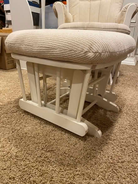 Photo of free Nursery Glider Chair and Ottoman (Kildeer, IL) #4