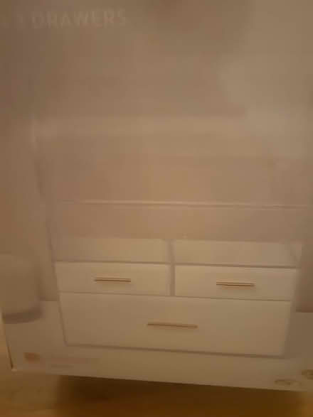 Photo of free New Beauty organiser (SE16 7BU) #1