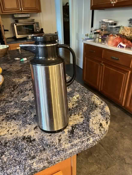 Photo of free thermal "coffee" server (Prospect and DeAnza) #1