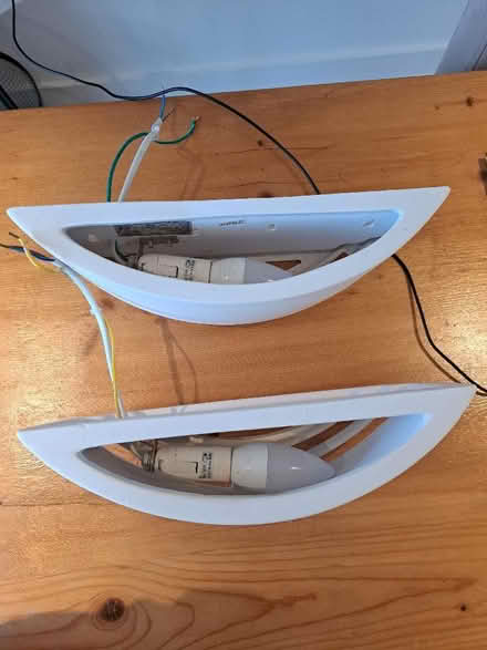 Photo of free Wall lights x 2 (Bransgore BH23) #3