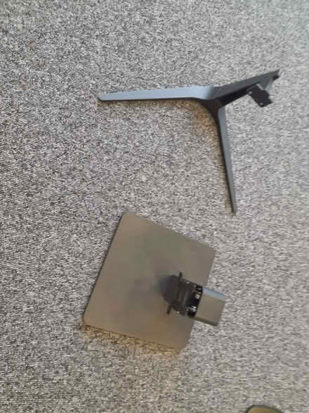 Photo of free Monitor stands (Hallyards EH28) #3