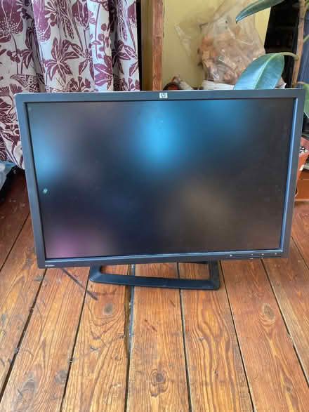 Photo of free Computer Monitor - 24 Inch - hp (Iffley OX4) #1