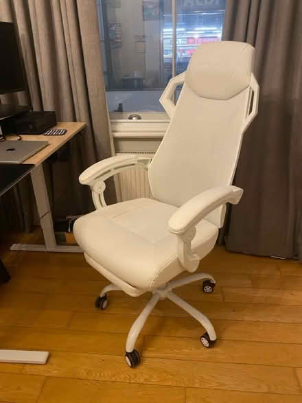 Photo of free gaming chair with footrest (SW193TA) #3
