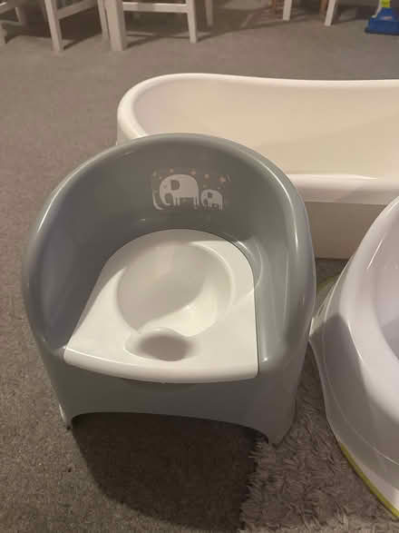 Photo of free 2 potty’s and baby bath (Plaistow E13) #3