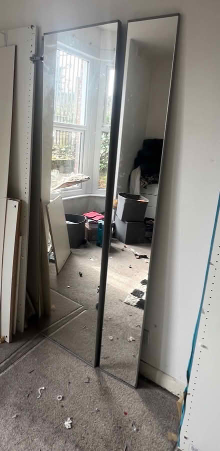 Photo of free Mirrored wardrobe doors (SE18) #2