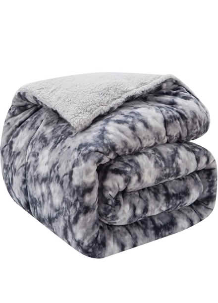 Photo of free Different size of blankets (IG7 Chigwell) #2