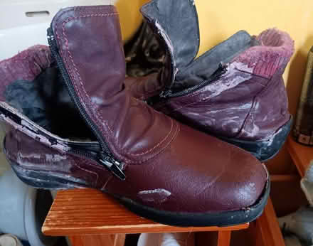 Photo of free leather boots size 6 (Allington NG32) #1