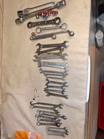Photo of free A collection of odd metric spanners (Halstead TN14) #1