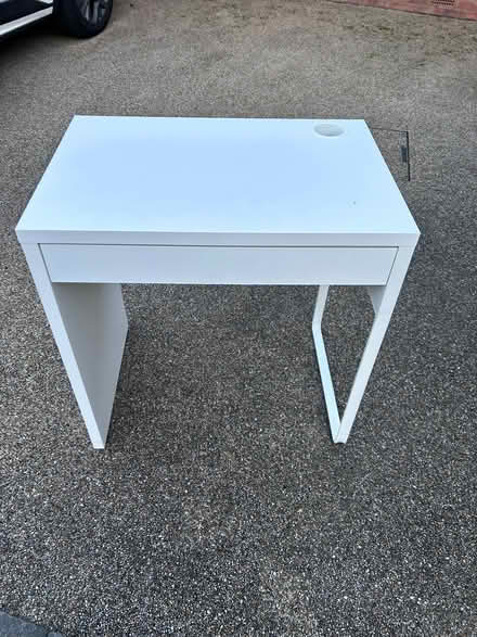 Photo of free Small IKEA work desk (Wokingham RG40) #4