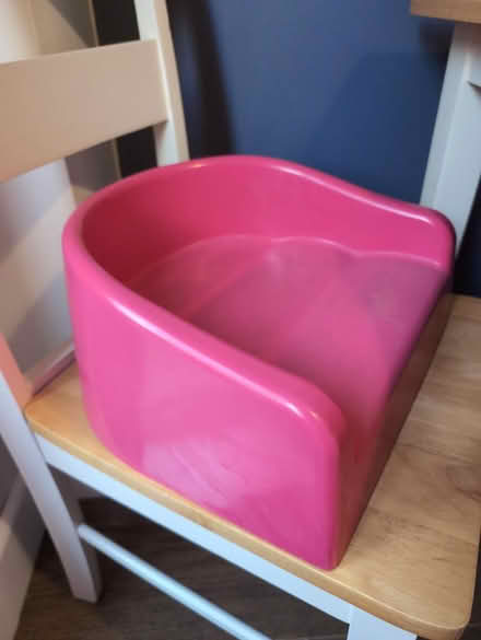 Photo of free Childs booster seat (Hatfield AL10) #1