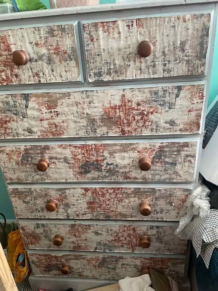 Photo of free Painted pine chest of drawers (wallingford) #1
