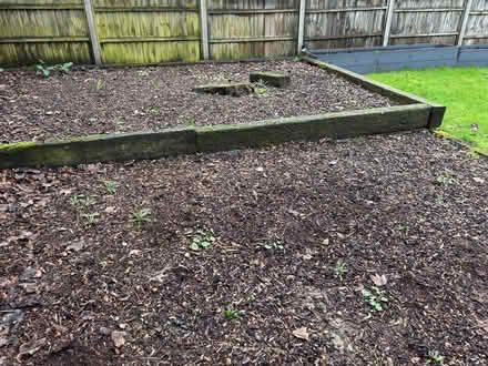 Photo of free Sleepers and bricks (IP33) #1