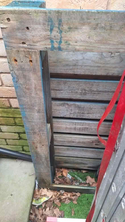Photo of free Blue pallet (Sheffield hackenthorpe S12) #2