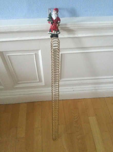 Photo of free Christmas card holder (Leith EH6) #1