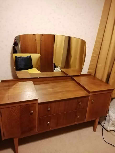 Photo of free Dressing table (Edinburgh EH10) #1