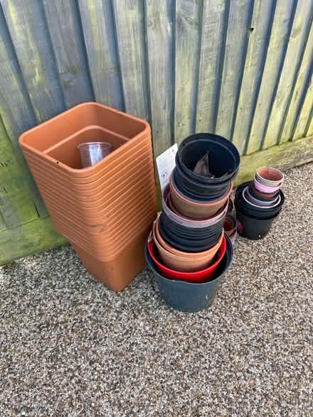 Photo of free Flower pots (Amersham Common HP7) #1