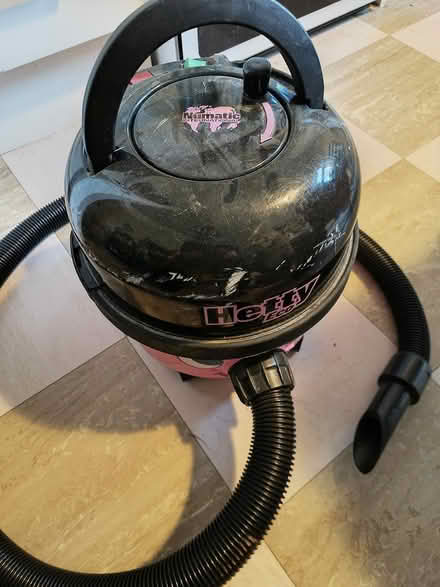 Photo of free Pink Hetty hoover (Islington, N19) #2