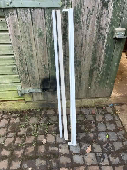 Photo of free 4ft strip light with two bulbs (CV7 Berkswell) #1