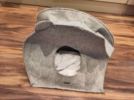 Photo of free zoofari felt Cat bed (navan road) #1