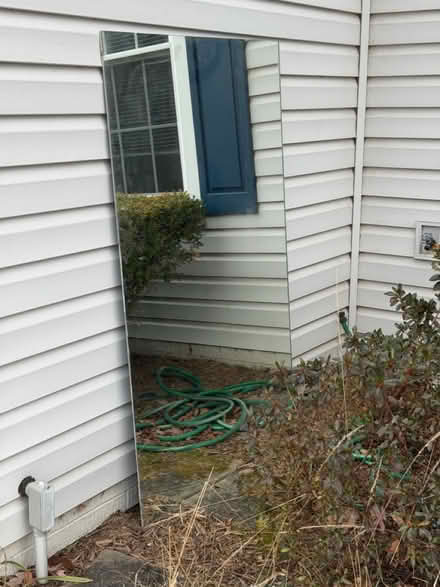 Photo of free 3’ x 5’ Plate Glass Mirror (Ashburn Farm) #1