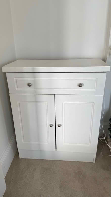 Photo of free White Cabinet (KT15) #1