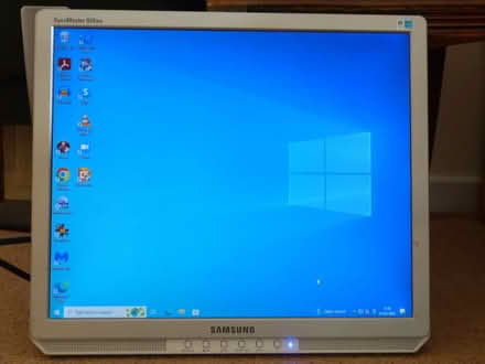 Photo of free Monitor 1 (West Oxfordshire OX28) #1