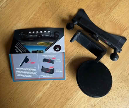 Photo of free CD mount for holding phone or SatNav (Heybridge CM9) #2