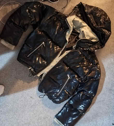 Photo of free Manire De Voir Paris puffer (Homerton E9) #1