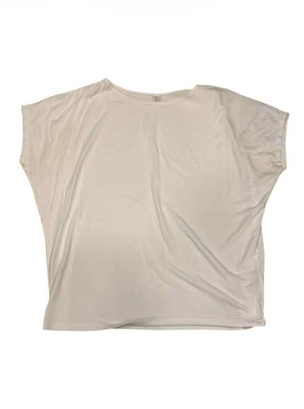 Photo of free Uniqlo Woman’s White Top (Brooklyn Storage) #1