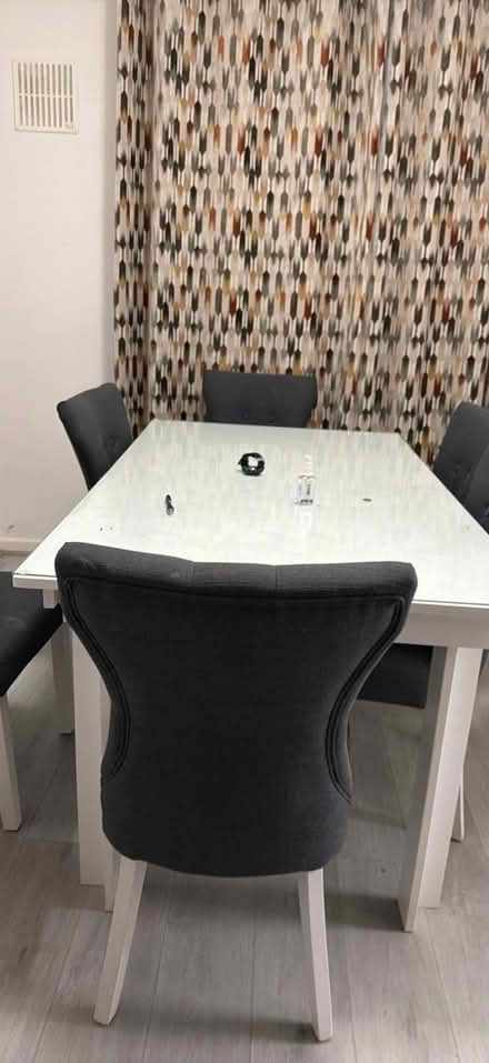Photo of free Glass extendable table for 6 (Dartford DA1) #3