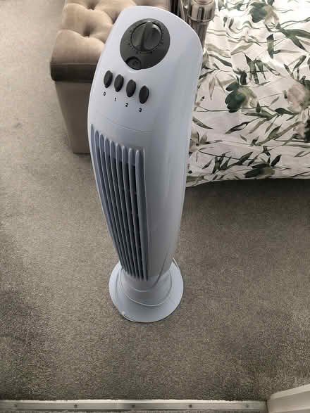 Photo of free Tower Fan ( White ) (Whiteley PO15) #1