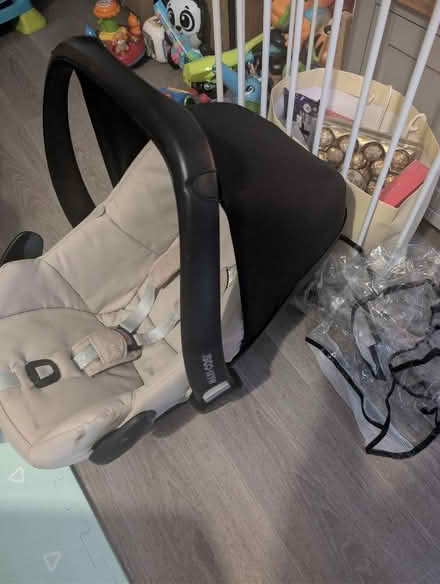Photo of free Maxi cosi rock baby car seat and raincover and shade (Goffs Oak EN7) #2