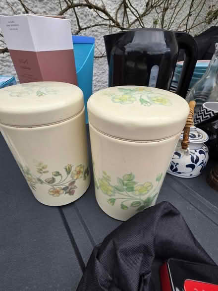 Photo of free Kitchen items kettle, mugs and canisters (Sutton Courtenay OX14) #3