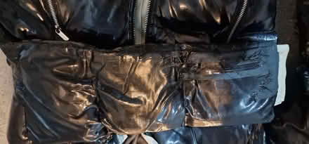 Photo of free Manire De Voir Paris puffer (Homerton E9) #3