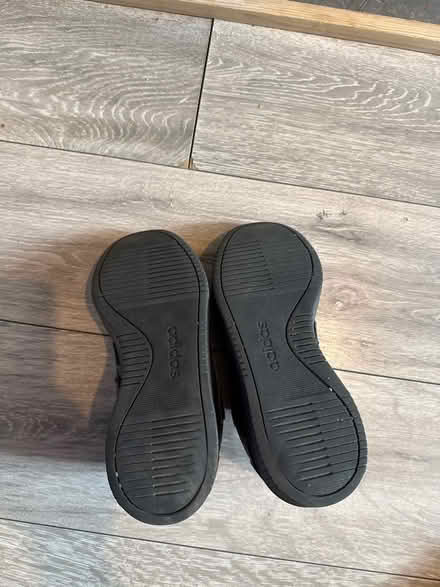 Photo of free Boys Adidas trainer size 5.5 (Croydon CR0) #3
