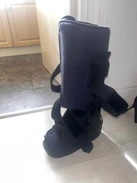 Photo of free 2X Walking boots (SE27) #1