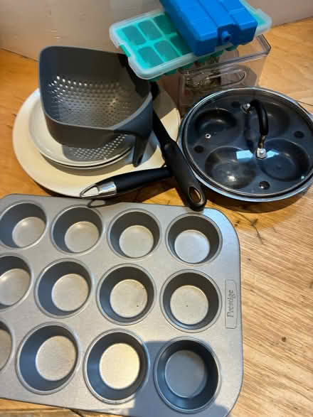 Photo of free Various kitchen items (Homerton E5) #4